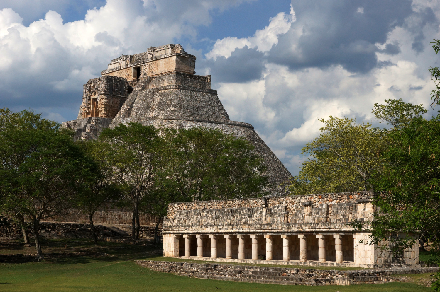Foto de la Pirámide del Adivino en Uxmal